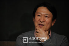 [카메오 배기자의 지상 트위터]김응수 “세 편 연달아 히트… 이 정도면 명품악역”