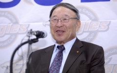 김응용 감독, 20일의 외출…코끼리 선물 보따리 뭘까