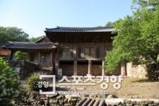 편백나무 숲길을 걷다 … 때이른 더위를 잊다