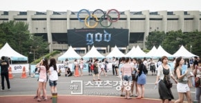 [god 현장 스케치] 질서정연하고 차분한 god 콘서트 현장