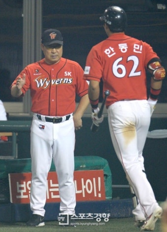 이만수 감독 “불펜투수, 용병 연봉이라도 얹어주고 싶다”