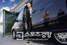 에미레이트항공, 퍼스트-비즈니스 승객에 ‘쇼퍼 드라이브 서비스’ 제공