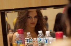 [슈퍼모델 인터내셔널 2015] 런웨이 화려한 모델들, 무대 뒤에선…