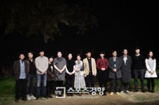[SK포토]‘경숙이, 경숙아버지’ 포즈 취하는 연극의 주역들