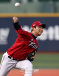 KIA 홍건희 8실점 0자책, 왜?