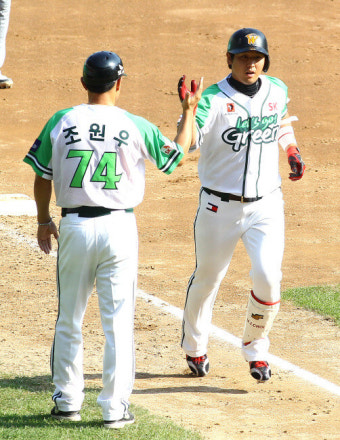 SK, 코칭스태프 보직 변경…조원우 수석코치