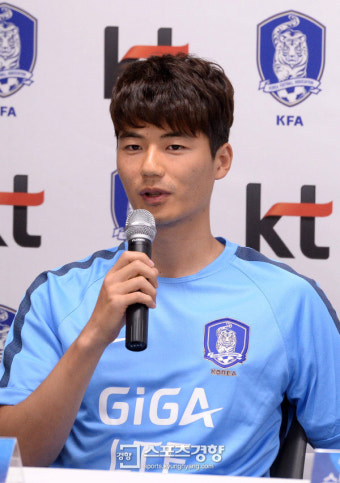 기성용 “흥민 EPL 입성, 아시아축구 위상 높여”