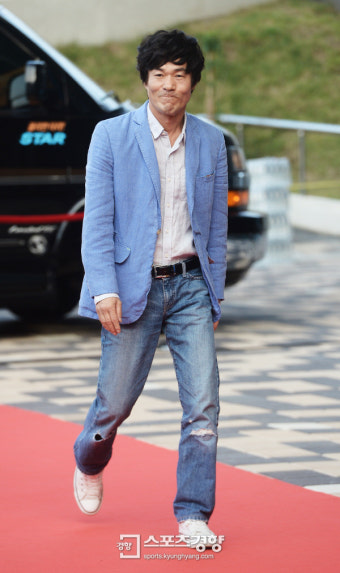 [스포츠경향 포토]‘신스틸러 페스티벌’ 오광록, 트레이드 마크 미소로 입장