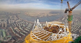 123층 롯데월드타워 천정 공사 마무리…국내 최고 높이 현장은?