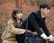 ‘페이지터너’ 김소현, 지수 뒤에 꼭 붙어 자전거타기…“유슬과 차식”