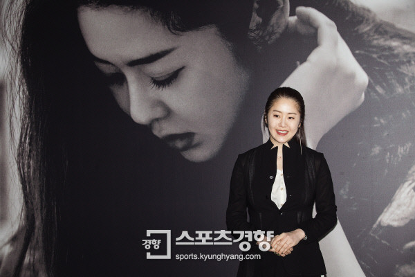 사마귀 드라마 주인공 고현정, 크랭크업 선물로 스태프들에게 방한 의류 전달
