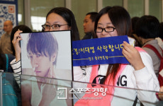 [스포츠경향 포토]‘서상사’ 진구 기다리는 중국 팬들