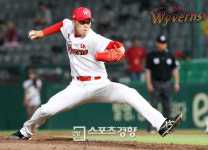 김주한 데뷔 첫 승, SK 마운드 승부수로 힘겹게 6연패 탈출