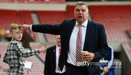 앨러다이스, 英 축구감독으로 선임