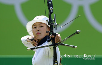 [리우올림픽 화보] 한국 양궁 이승윤-장혜진, 압도적 경기력으로 16강 안착