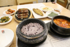 한식 프랜차이즈 인기 몰이…‘북촌순두부’ 30호점 돌파