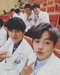 ‘닥터스’ 김민석, 김강현-조현식-백성현과 훈훈한 단체샷…“최강써전들”