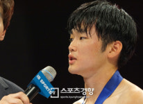 [스포츠경향 포토]인천정우관 조경재, “담임선생님 감사합니다”