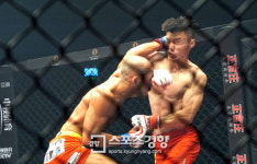 [스포츠경향 포토]할라텅헤리리 안면에 적중하는 조남진의 펀치