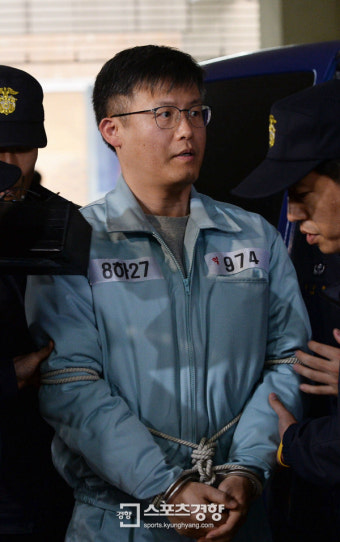 특검, 정호성 전 비서관, 피의자 신분 소환…녹음파일 질문엔 ‘묵묵부답’
