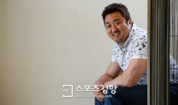 마동석의 아픔 “어깨·척추 골절에 무릎 연골 파열 상태”