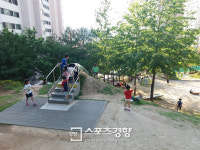 [2017 한국스포츠 희망을 찾아서 ⑨] 위험하고 밋밋한 공터? 그런데 동심이 춤춘다(순천 기적의 놀이터 탐방)