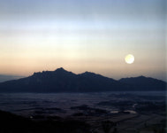 구름에 달 가듯이 사람이 가는 길…열대야 속 걷기 좋은 길은 어디?