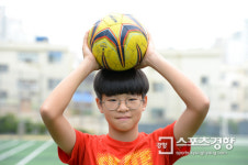 17경기서 51골, 해트트릭만 11번 천재 축구 소녀’ 떴다