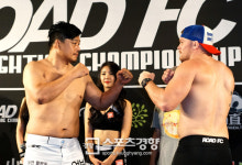 [스포츠경향 포토]상대 노려보는 최무배와 제이크 휸