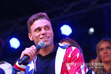 ‘유기견 보호 활동가’ 美 스키선수, 4년 뒤 ‘게이 스키선수’로 평창 도전