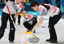 [평창ing] “얍~ 헐~ 업~ 워~” 여자 컬링 ‘안경선배’ 김은정이 외치는 구호의 뜻은?