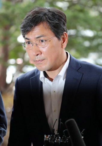 법원, 안희정 재판 공개하기로…김지은씨 관련 증거는 비공개