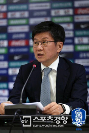 정몽규 회장, 축구협회에 40억 기부