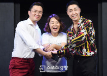폭염보다 뜨거웠다. 코미디위크 인 홍대 4개 공연 유람기 [코미디위크 2018 폐막 ①]