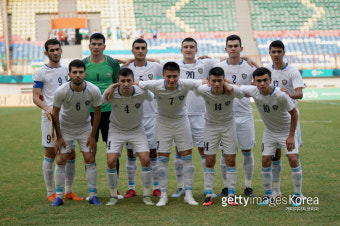 우즈벡, 남자축구 8강 선착…한국이 이란 이기면 맞대결 [아시안게임]