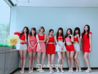 신인 걸그룹 네이처 공식 홈페이지, 트래픽 폭주로 서버 다운