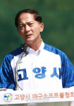 [고양시-경향신문 가을야구] 축사하는 이재준 고양시장 [스경포토]