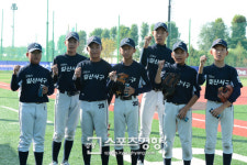 [고양시-경향신문 가을야구] 홈런레이스 도우미로 나선 일산서구리틀야구단 [스경포토]