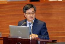 국회 대정부 질문, 자유한국당 심재철·기획재정부 김동연 공방전 예상