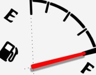 휘발유 평균가 14개월만에 1400원대 진입…5주 연속 하락