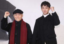 도올 김용옥, 유아인 그리고 난장 한 판…가장 독특한 역사토론버라이어티 ‘도올아인 오방간다’ [스경X현장]