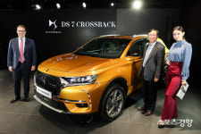 DS 오토모빌, 플래그십 SUV 선수 ‘DS7 크로스백’ [손재철의 이 車를 말한다]