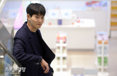 씨엔블루 이종현 뒤늦은 사과…여론은 연예계 퇴출 요구
