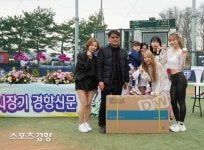 [파주시장기 봄날야구] 금릉중 학부모 이계환씨, 경품 1등 ‘43인치 TV’ 당첨 [스경포토]