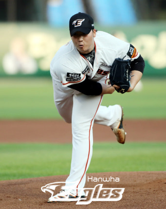 ‘한화의 미래’ 김민우, 298일만에 선발승…“제 몫해 기쁘다”