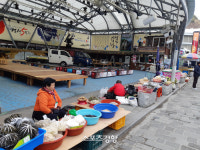 신토불이 명품 시장 ‘정선아리랑시장’ [엄민용의 ‘살아 있구나, 강원 전통시장’]