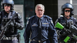 청년 2명에 무차별 폭행당한 60대 알고보니 경찰부청장…경찰, 용의자 사진 공개