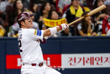 [스경X준PO2]승부 판도 뒤흔든 ‘게임 체인저’ 박병호의 홈런