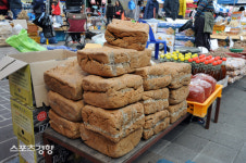 ‘모란시장’ 대변신…5일장 재미있게, 상설시장은 멋지게