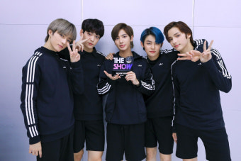 투모로우바이투게더, 컴백과 동시에 ‘더 쇼’ 1위…“팬클럽 모아 분들께 감사“